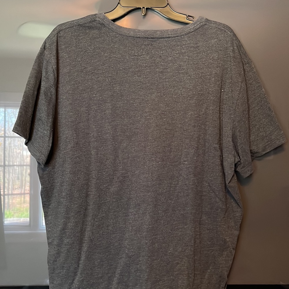 American Eagle shirt - Picture 2 of 2